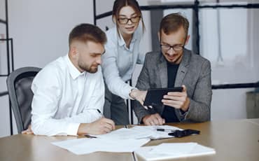 Sviluppo Marketplace e E-commerce con Integrazioni AI All'Avanguardia